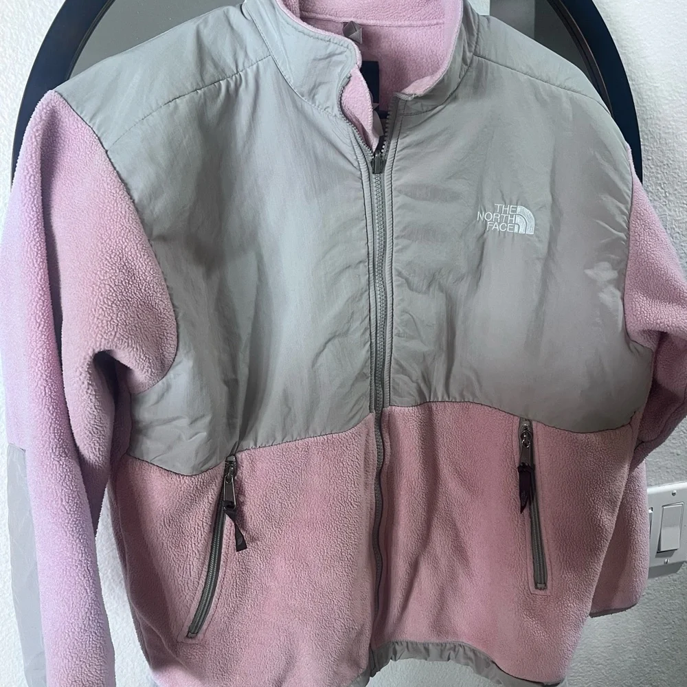 The North Face Girls XL Pink and Gray Jacket EUC - Picture 2 of 5